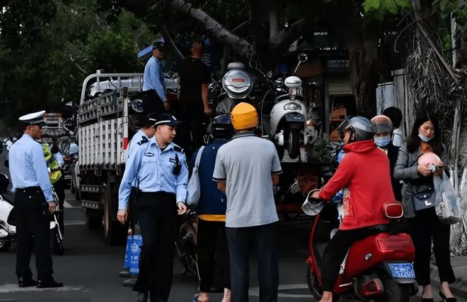 查扣425辆依法刑拘！
