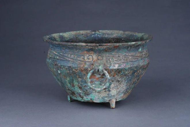 【陕西文物览】西周斜云纹三足盆：穿越时空的礼与用